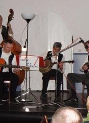 Bild von Swing on a String | Gipsy-Swing und Jazz-Traditionals à la Django Reinhardt