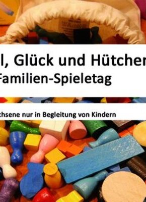 Bild von Würfel, Glück und Hütchen.