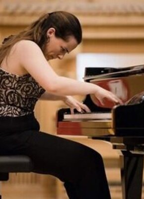 Bild von Marta Leiva - Spanische und deutsche Weltklassiker am Klavier