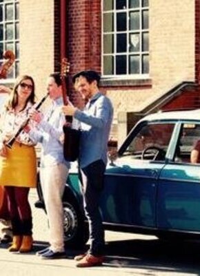 Bild von Oublie Loulou: L?Autoroute du Soleil - die Reise geht weiter! | Französische Chansons