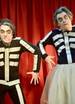 Bild von Unterm Bett liegt ein Skelett - WEIL WOCHENENDE