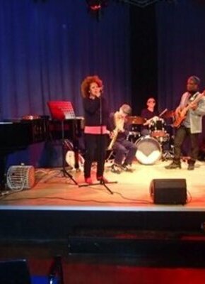 Bild von Midnyte Flight Band | Checking up on the Funk