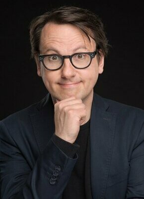 Bild von Grüße vom Pokal: Sebastian Schnoy im ella Kulturhaus
