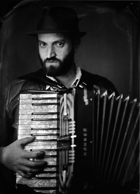 Bild von Brüchige Balladen, windschiefer Klezmer, Revolutionshymnen und Blues
