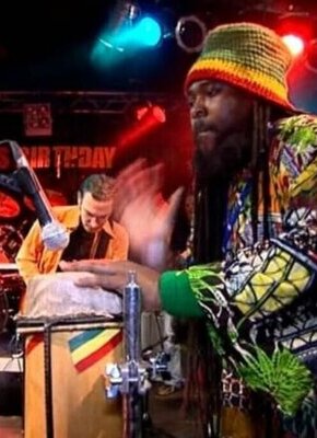 Bild von SOMMER JAM: FAMILY DRUM CIRCLE