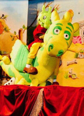 Bild von KINDERPROGRAMM: MADSINOS PUPPENREVUE – DIE OLCHIS UND DER BLAUE NACHBAR