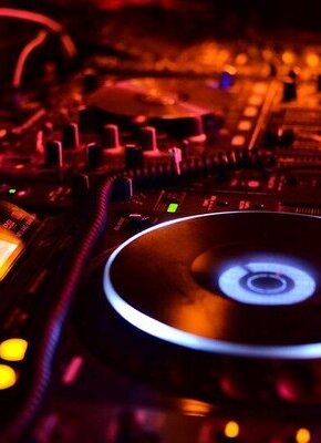 Bild von LOLA Bar OSTER PARTY Mixed-Party