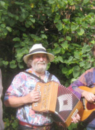Konzert mit Tanz: Grasshopper Folk Band