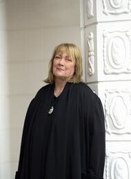 Carmen Korn zur Benefiz - Lesung im Ledigenheim