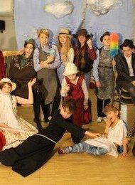 KinderTheater: "Helden gesucht"