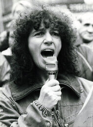 "Überstunden an Leben" - Ein Filmportrait über Peggy Parnass im Ledigenheim