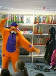 Kindertheater " Wir sind alle Spinner"