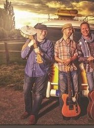  Carlini, Dodo Leo & Martin | Verwegene Unterhaltung mit Saiteninstrumenten, Perkussion und Gesang