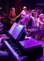 LOLA SWINGT! Big Band Dance Night