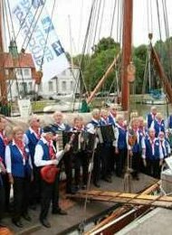 Kaffee, Kuchen & Kultur mit dem Shanty-Chor der Henneberg Bühne