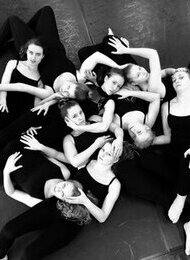 LOLA ROGGE SCHULE: SOLISTISCHE TANZGESTALTUNGEN