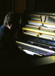 Carlos Gonzalez: En su misterio rojo