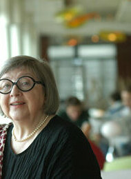 Sybil Gräfin Schönfeldt zur Benefiz - Lesung im Ledigenheim