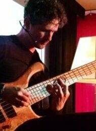 Uwe Bruns | Brunchkonzert mit Bass