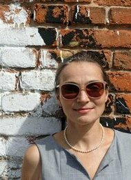 Katrin Seddig mit ihrem neuen Roman "Sicherheitszone" zur Benefiz - Lesung fürs  Ledigenheim - zu Gast im Kleinen Michel