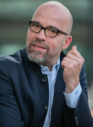 LUTZ VON ROSENBERG LIPINSKY