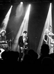 Danube's Banks - Gypsy Swing & Tanzmusik