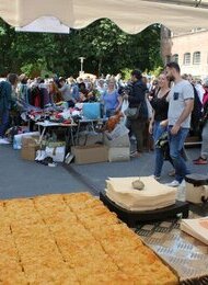 Flohmarkt auf dem Hof