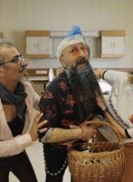 Bos Ver Be Doktor - auf türkischTheater