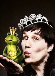 Plattdeutscher Abend mit Sandra Keck: „Kecke Aussichten – Prinzessin in den Wechseljahren“