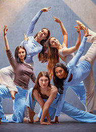 Abschlusschoreographien "Moving Systems" Lola Rogge Schule