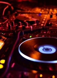 LOLA Bar OSTER PARTY Mixed-Party